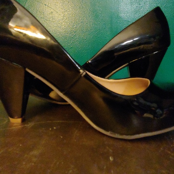 VLV faux patent leather kitten heel pump - Picture 5 of 5